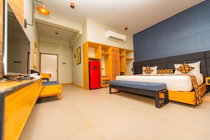 Room 8 of 36