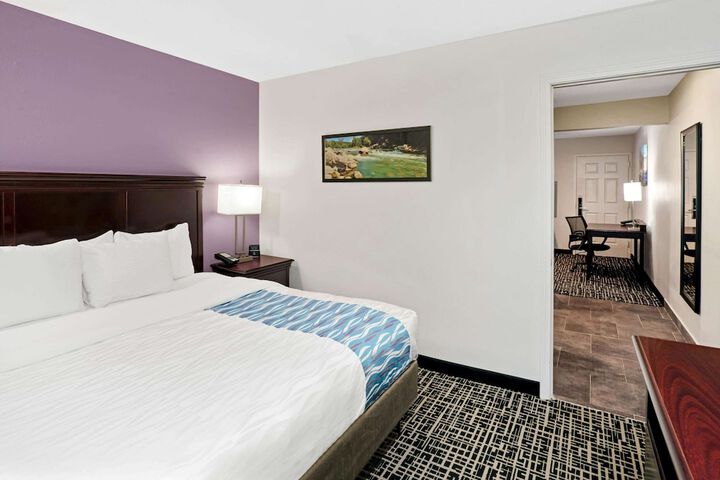 1 King Bed (14 of 14)