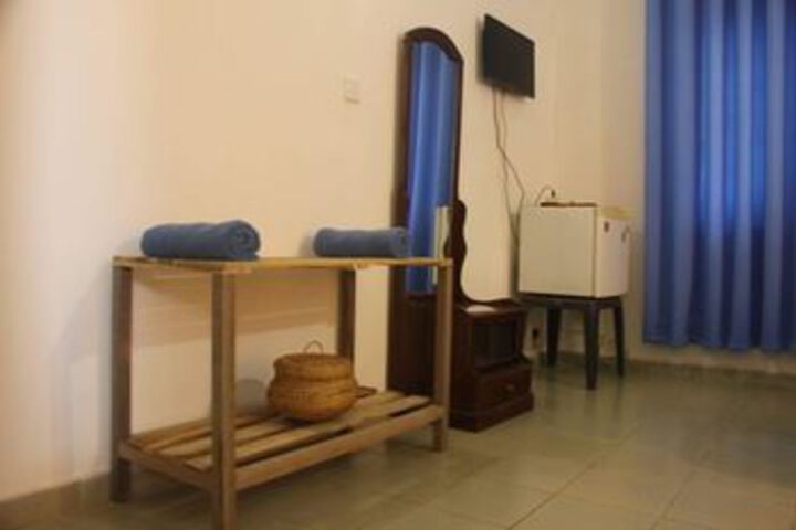 Room 16 of 27