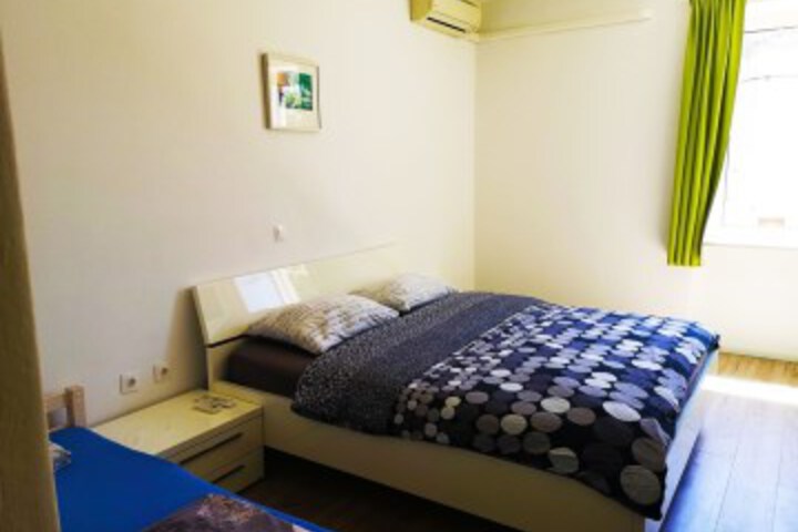 Room 21 of 48