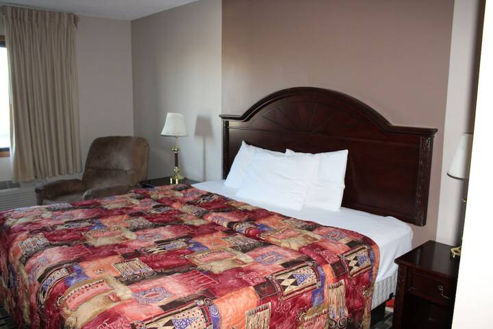 Standard | King Bed (8 of 20)