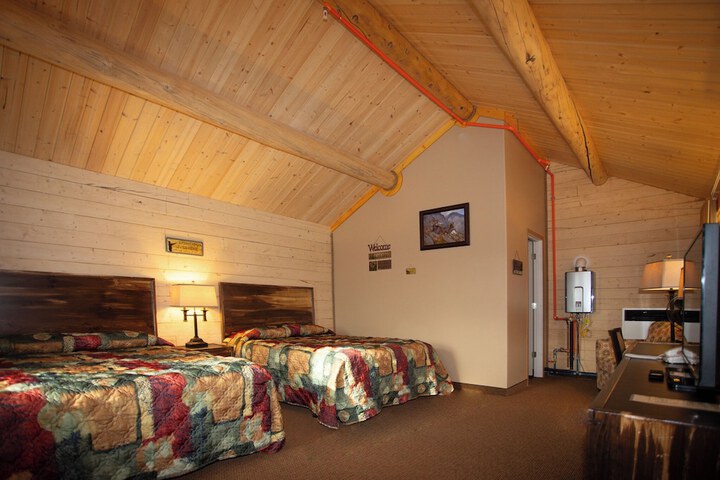 Room 4 of 43