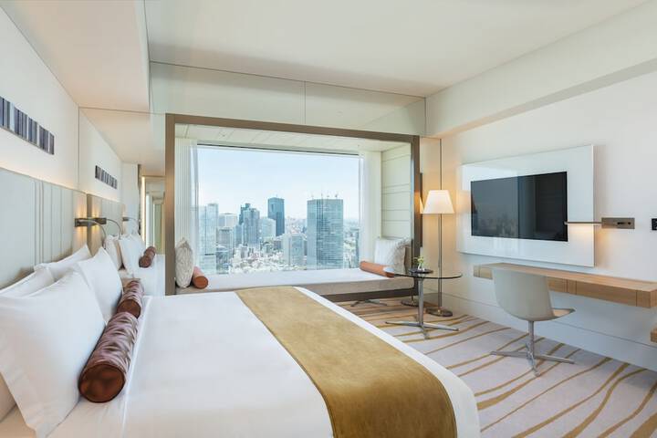 Room 10 of 200