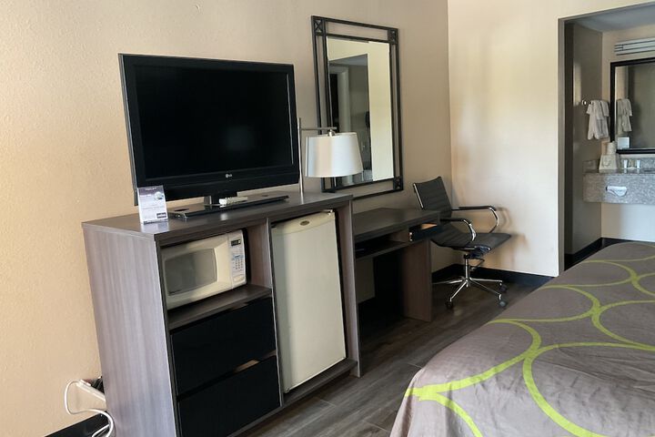 1 King Bed Mobility Accessible (5 of 27)