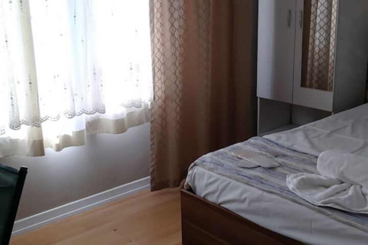 Room 12 of 75