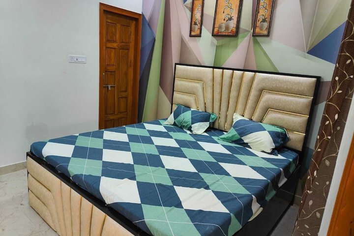 Room 4 of 11