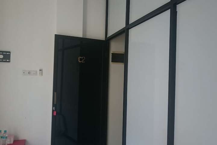 Room 14 of 32