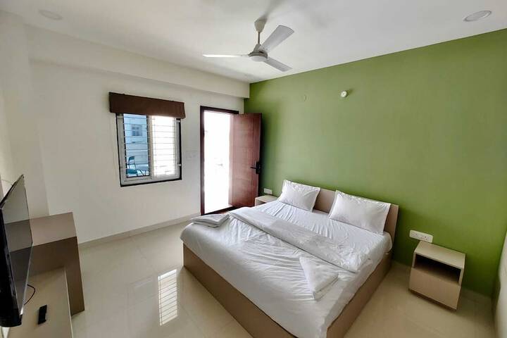 Room 5 of 25