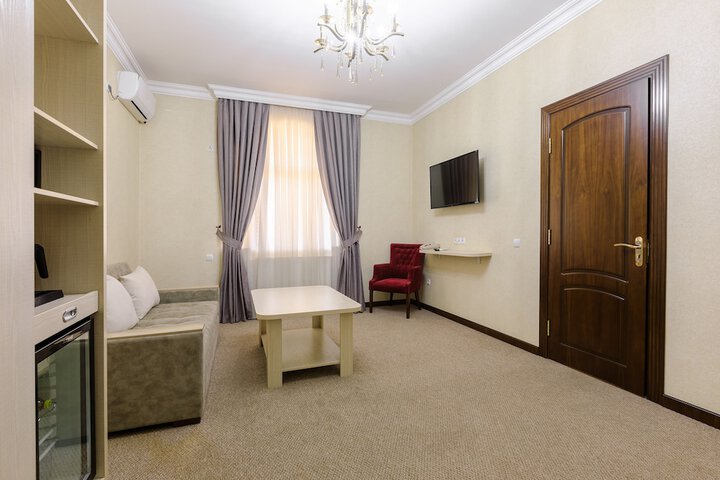 Room 13 of 50