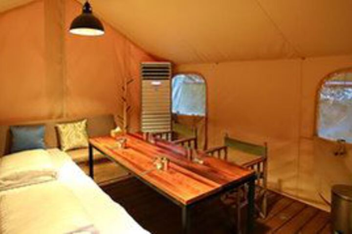 Room 10 of 27
