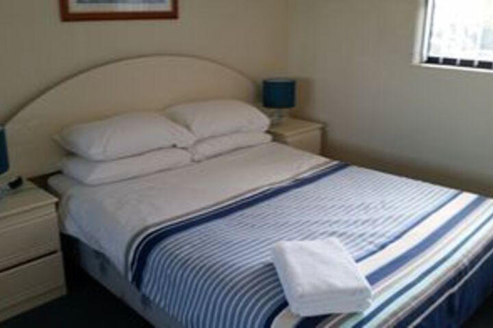 Room 9 of 21