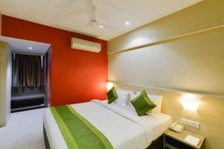 Room 26 of 61