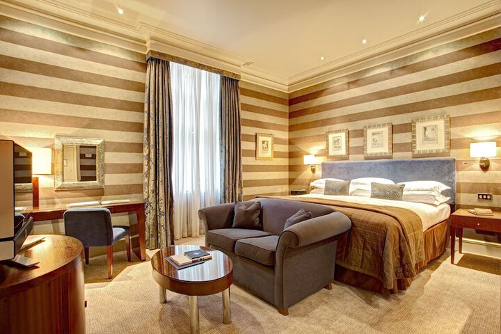 Room 10 of 89
