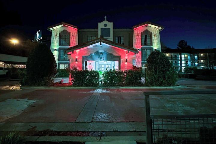 Hotel 5 of 7