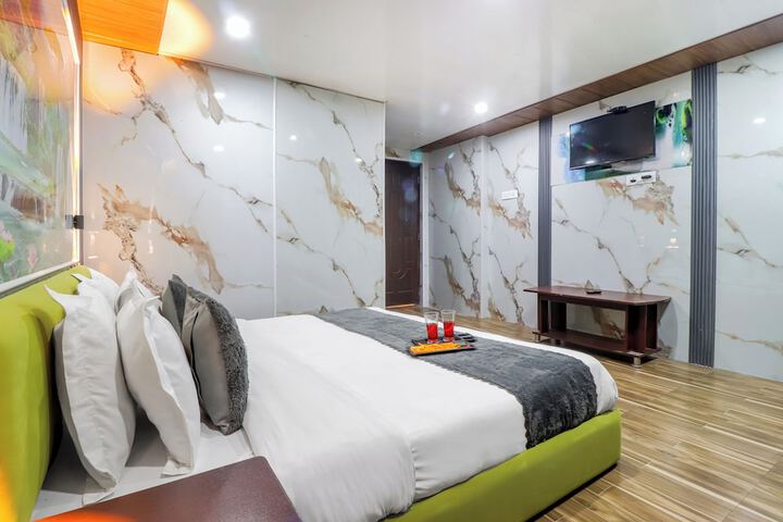 Room 9 of 36