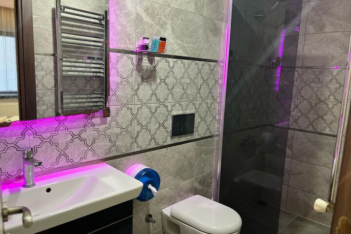 Room 16 of 18