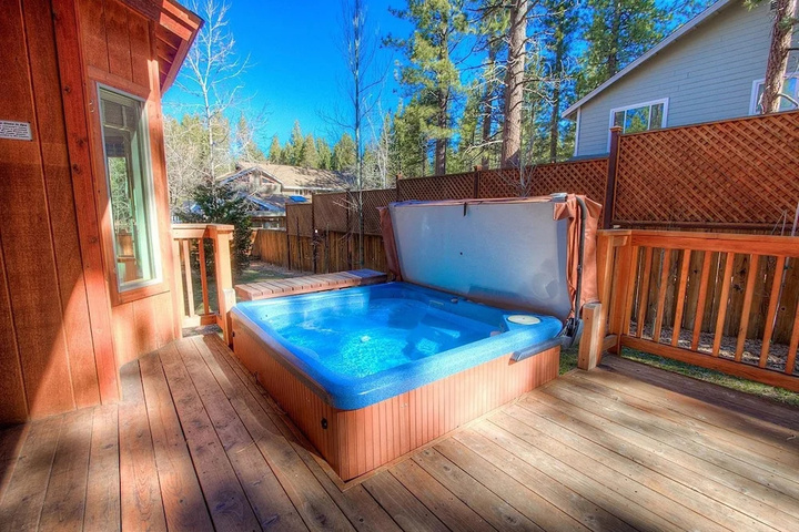 Pool 11 of 25