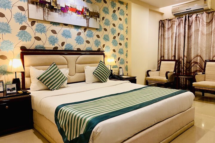 Room 3 of 28