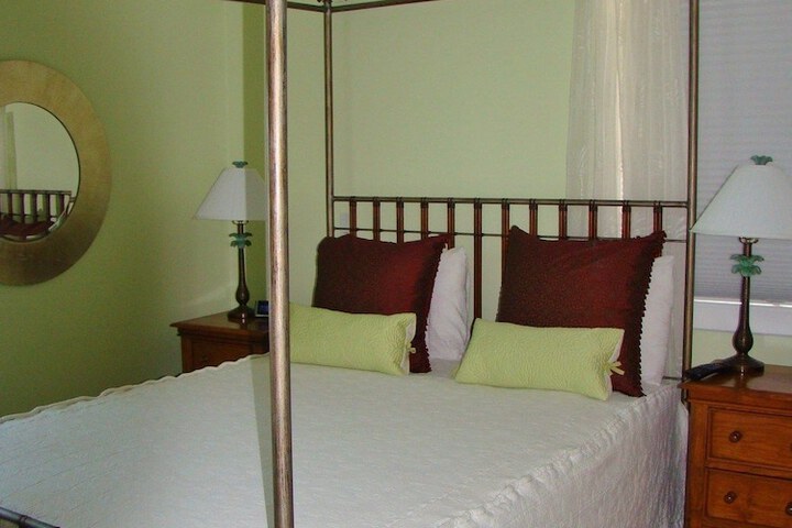 Room 9 of 214