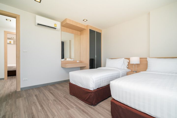 Room 28 of 127