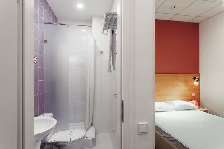 Room 47 of 91