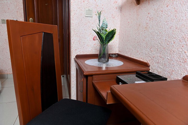 Room 10 of 65