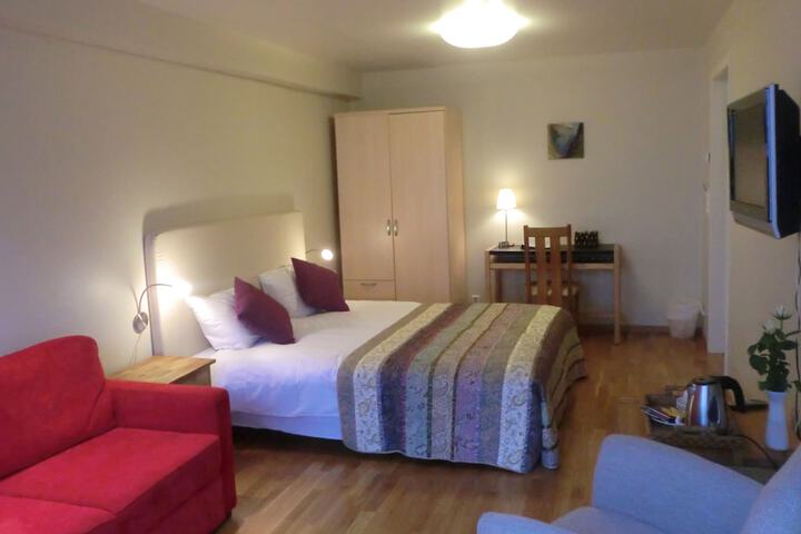 Room 32 of 104