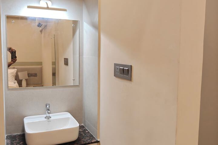 Room 33 of 57