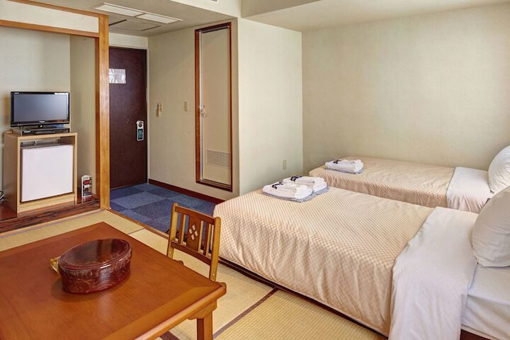 Room 9 of 48