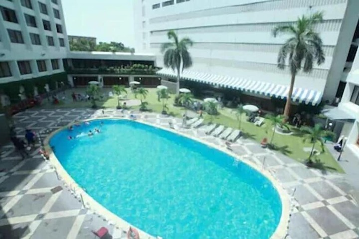 Exterior of Regent Plaza Hotel & Convention Centre