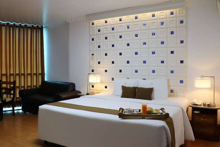 Room 11 of 60