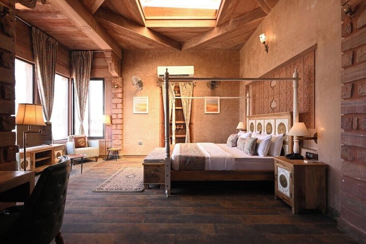 Room 3 of 46
