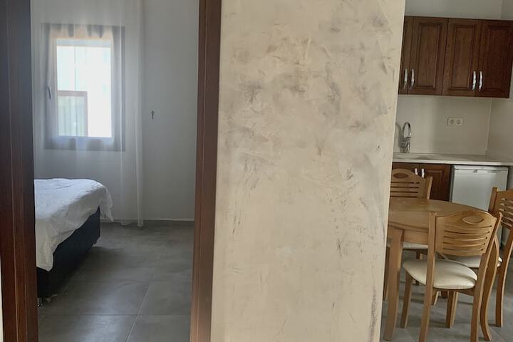 Room 33 of 159