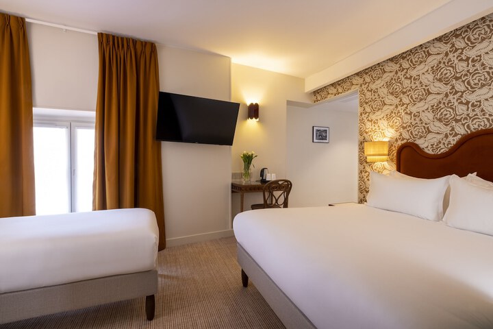 Room 16 of 33
