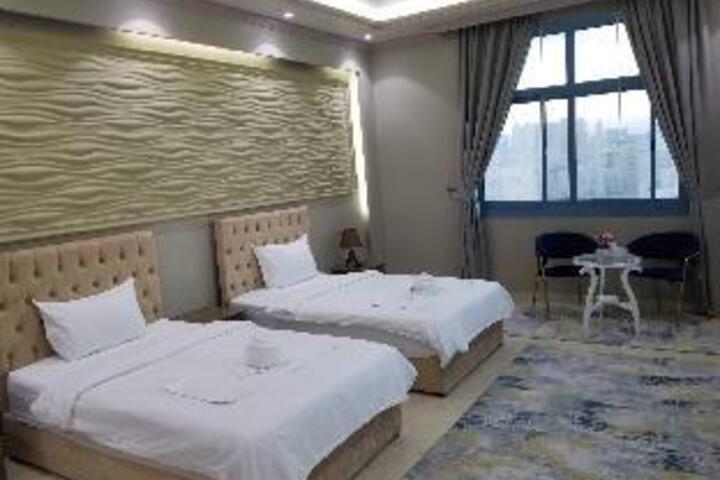 Room 9 of 34