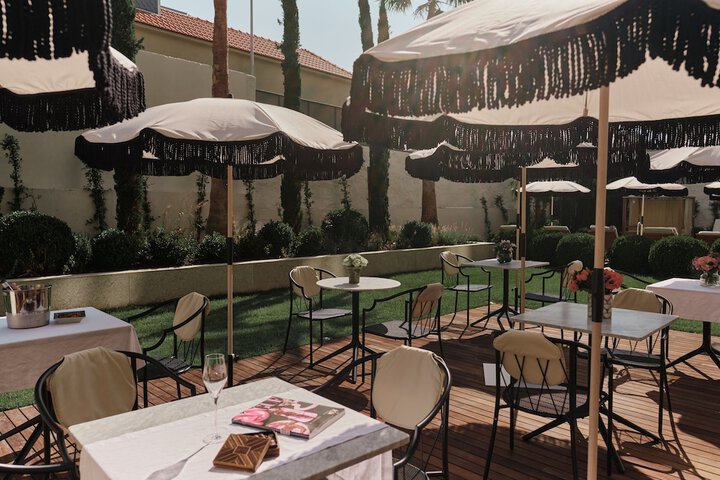 Hotel Exterior 141 of 158