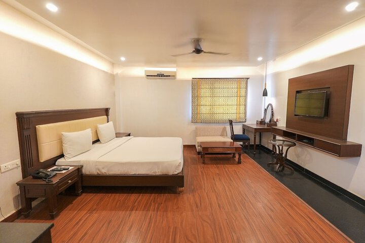 Room 25 of 62