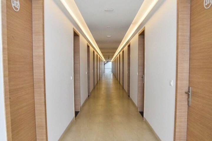 Room 7 of 12