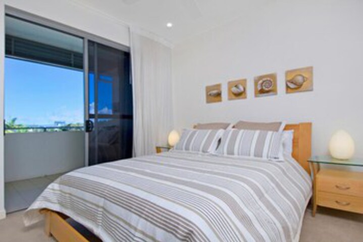 Room 9 of 20