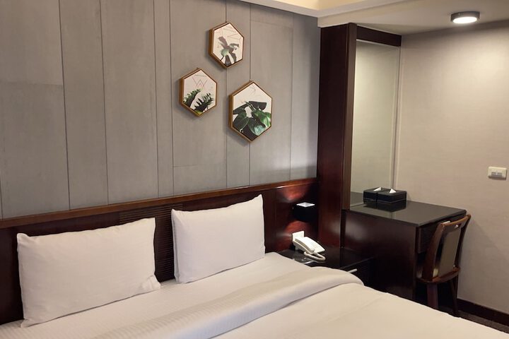 Room 50 of 59