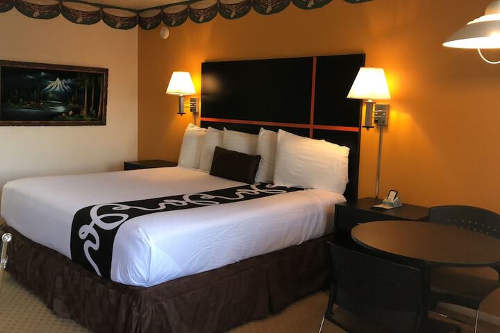 Room 7 of 40