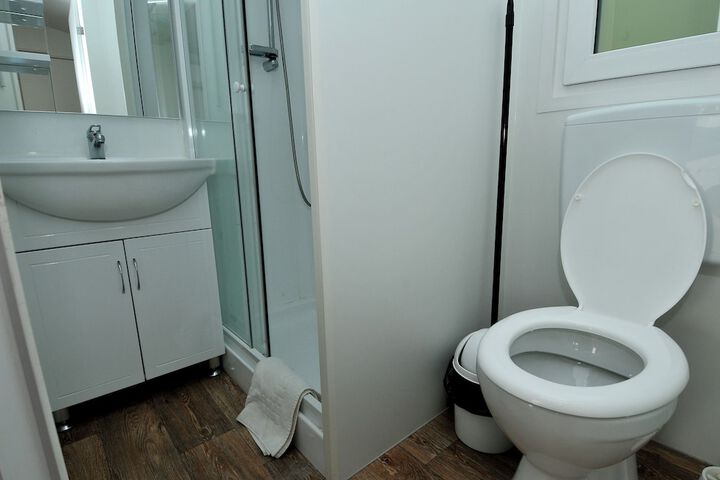 Room 16 of 28