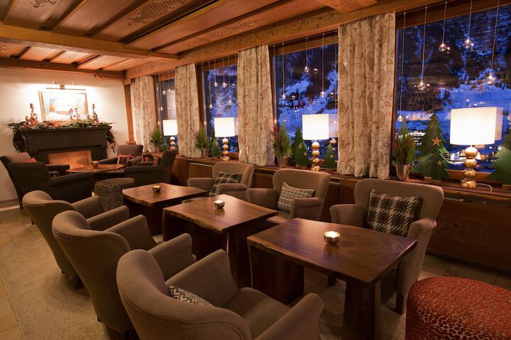 Lounge 72 of 91
