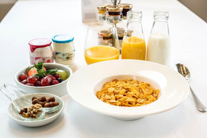 Breakfast/Coffee Service 93 of 115