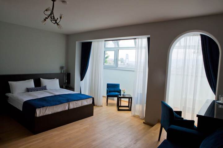 Room 35 of 71