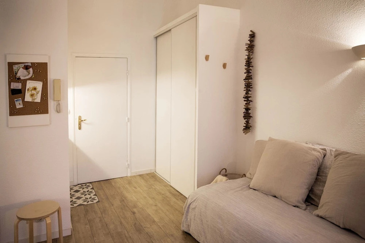 Room 4 of 10