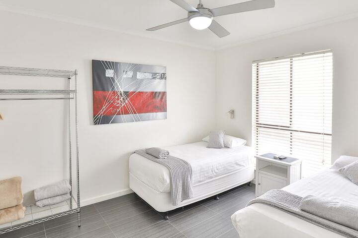 Room 15 of 77