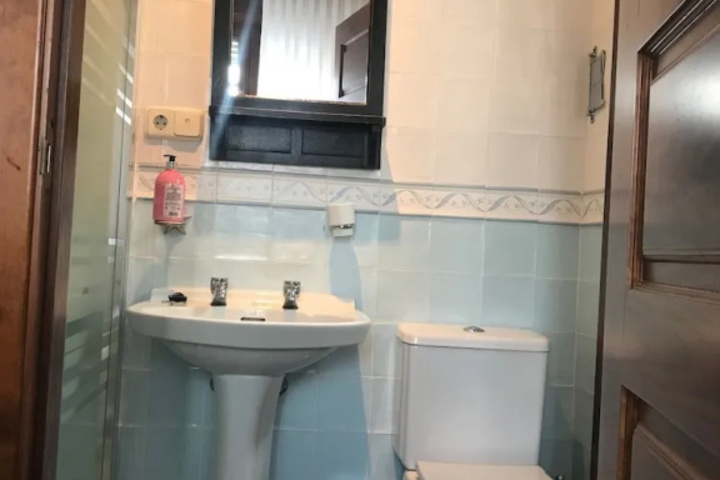 Room 6 of 14
