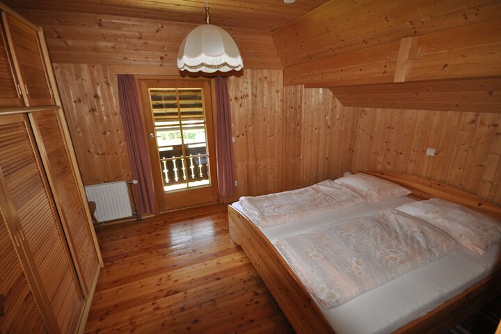 Room 3 of 89