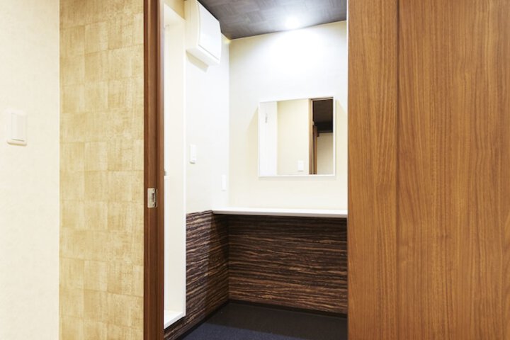 Room 4 of 21